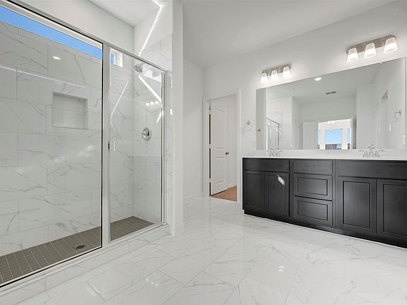 5th image of 5320 Magallon Ln
