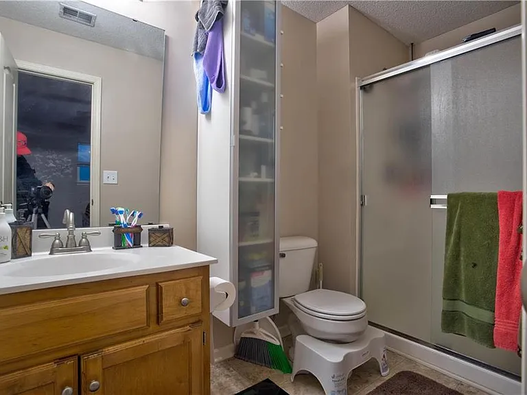 425 Hawthorne Blvd #1 — Photo 9