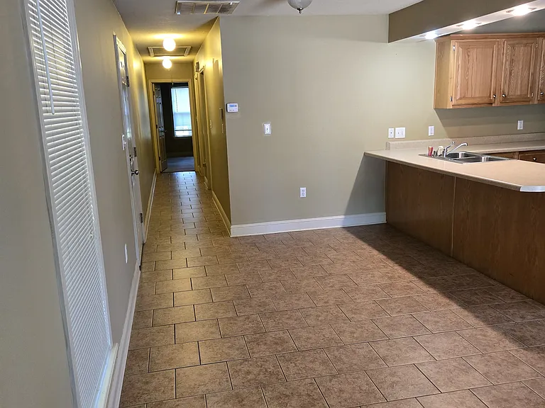 901 Richmond Ave #C — Photo 2