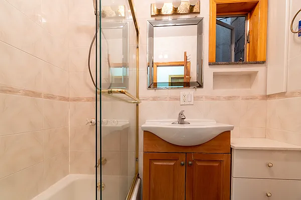 Sold by Compass | media 18