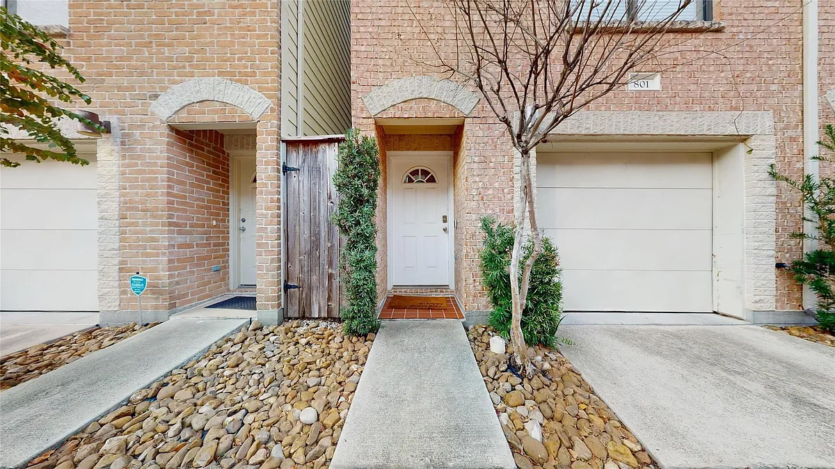 Building Photo - 8715 Meadowcroft Dr #801
