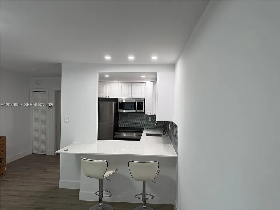 926 Michigan Ave #12