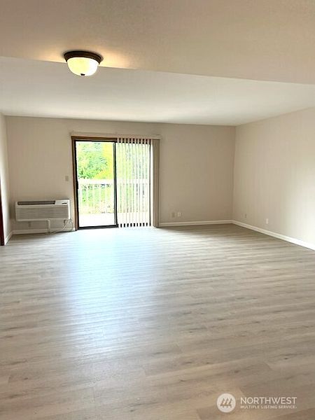 2nd image of 1509 Sunset Place