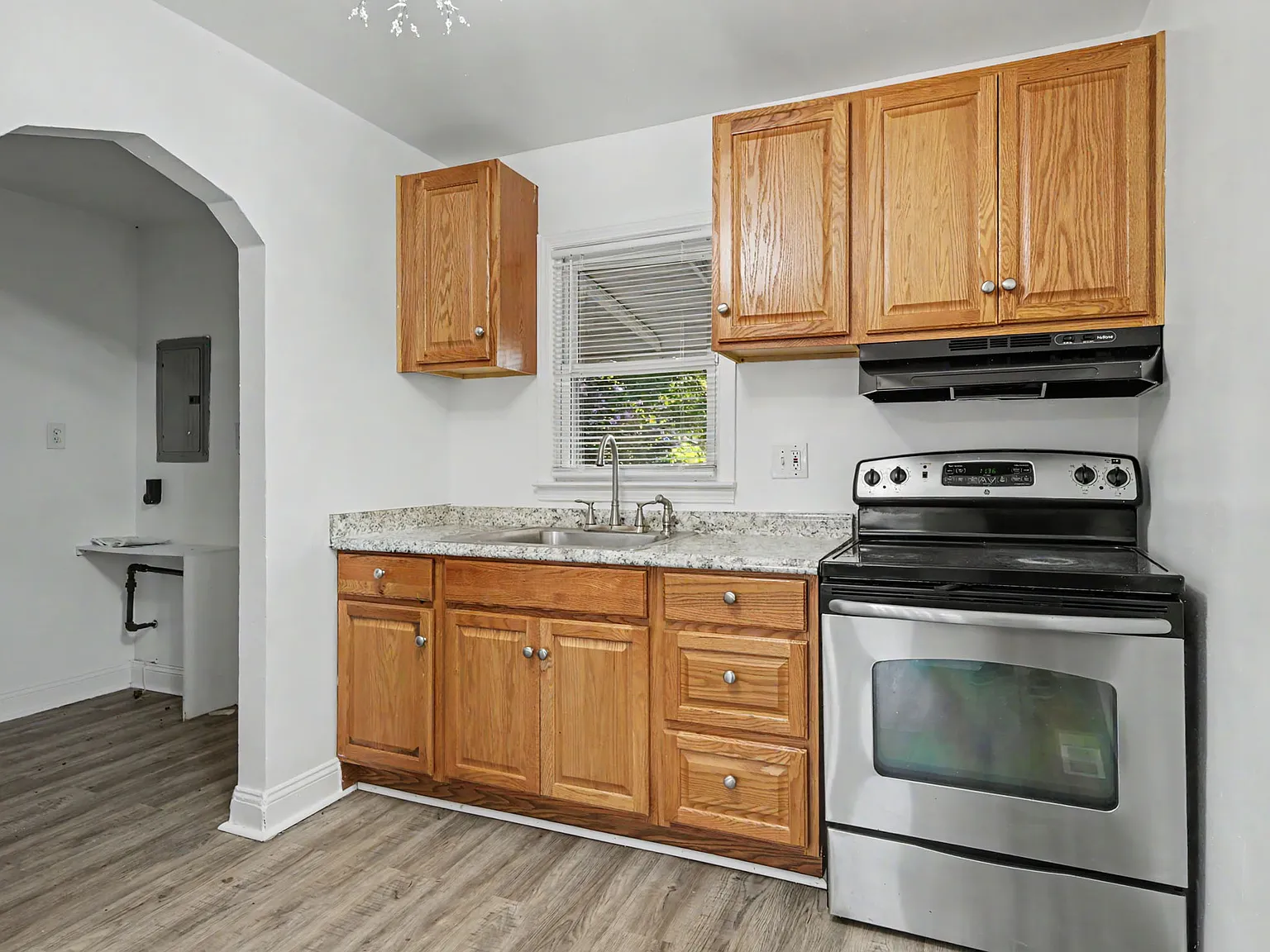 2 bed, 812 sqft, $1,400 — Photo 2