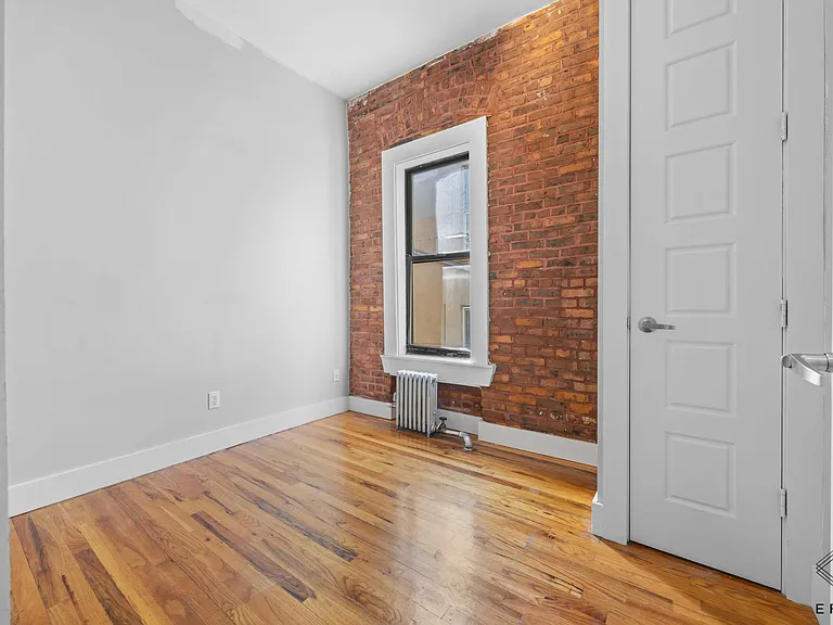 61-36 Woodbine St #1R — Photo 9