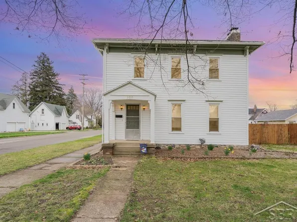 938 6th Ave, Lake Odessa, MI 48849