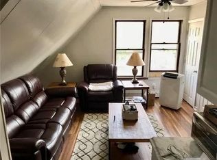 295 Auburn St FLOOR 3, Cranston, RI 02910