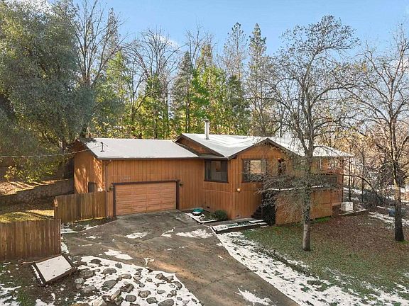 3rd image of 20474 Sherry Ln