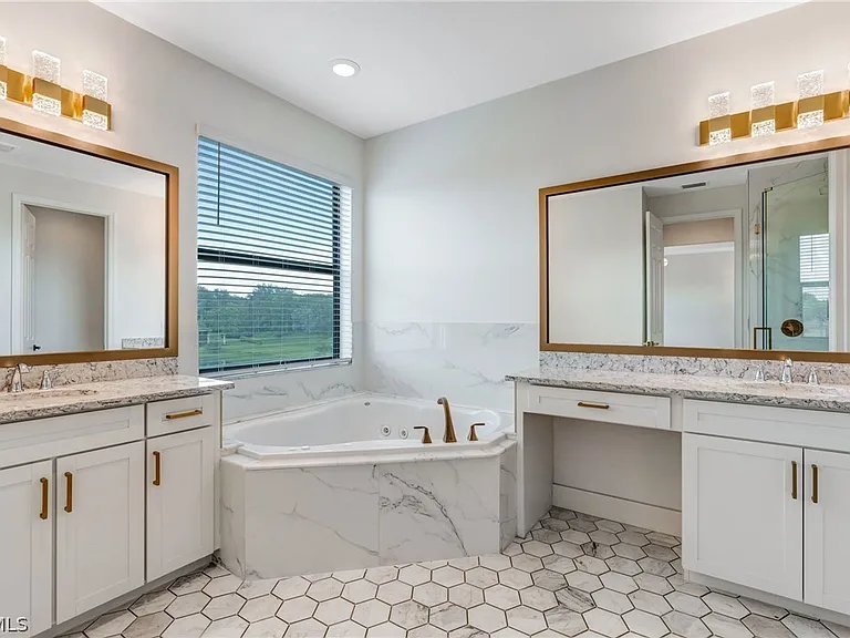 11604 Meadowrun Cir — Photo 26