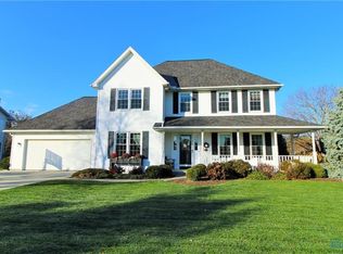 141 Rutledge Dr, Waterville, OH 43566