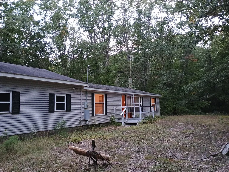 9569 W Eight Mile Rd — Photo 10