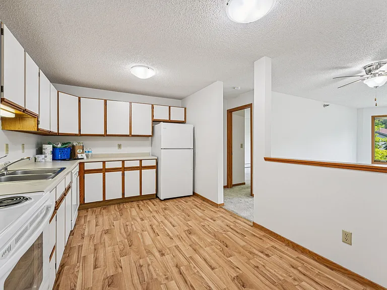 Oaks Lincoln Apartments — Photo 15