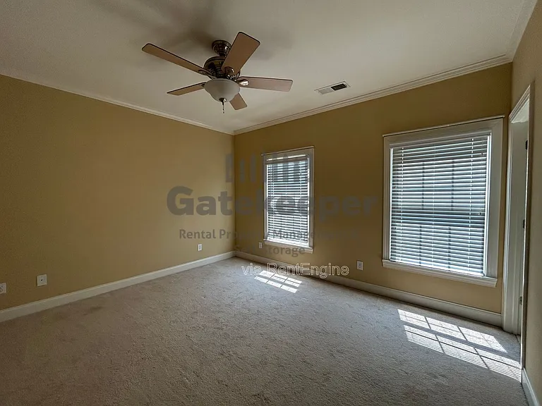 106 Lexington Vlg — Photo 11