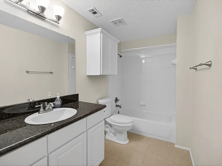 4022 Cedar Elm Ln — Photo 2