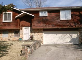 2427 Iven Rd, Jefferson City, MO 65101