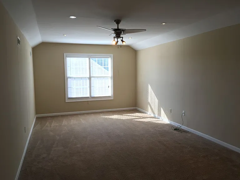 241 Collinwood Dr — Photo 10