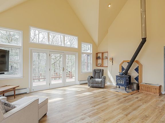 4th image of 147 Pleasant View Lane