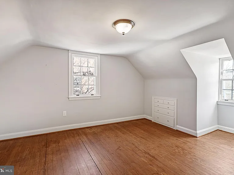 3916 Military Rd — Photo 29