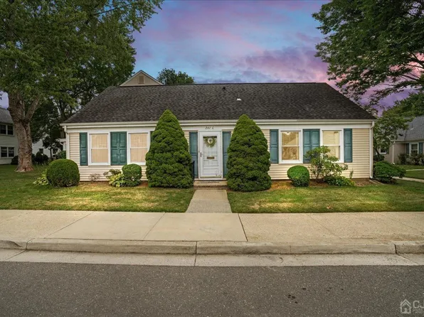 241C Mayflower Way, Monroe Township, NJ 08831