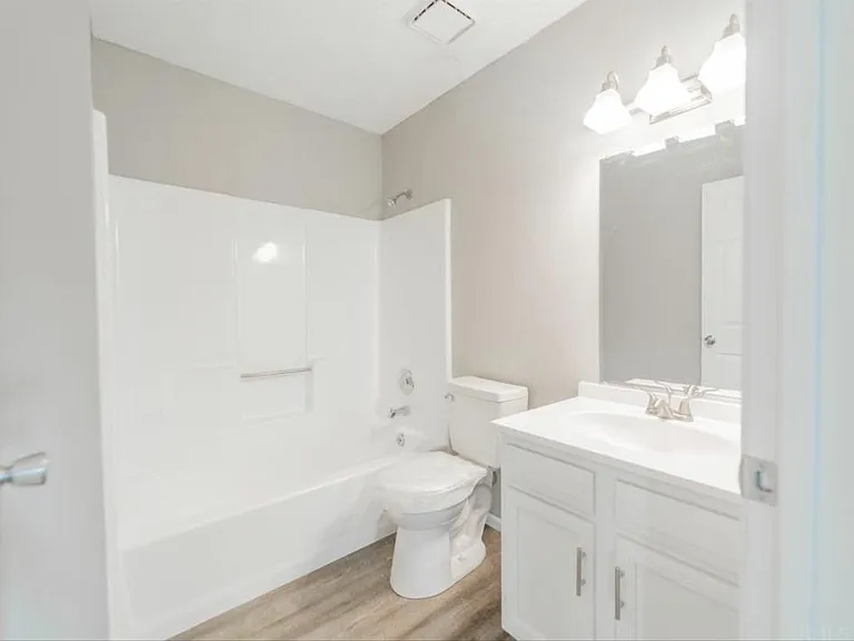 7423 Leswood Ct — Photo 18
