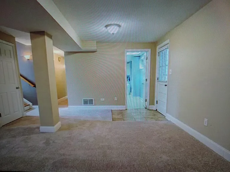 2918 Glenmont Dr — Photo 7