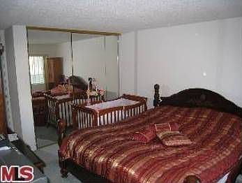 2nd image of 19030 Hamlin St Unit 5