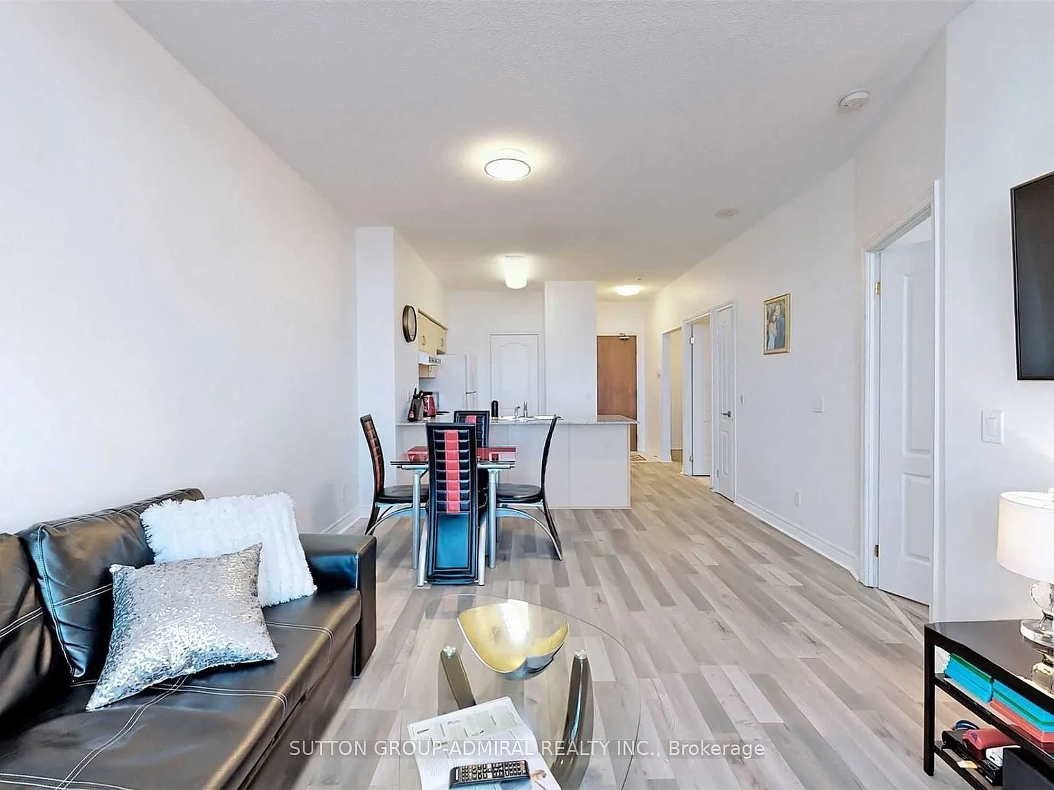 2 bed, $2,700 — Photo 2