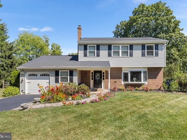 21 Meadow Glen Rd, Lansdale, PA 19446