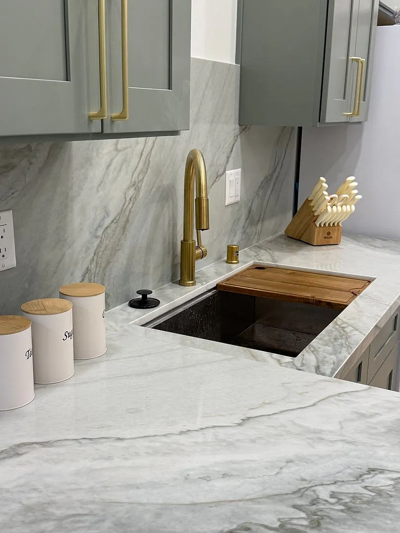Newly Built Fully Furnished Month to Month Rental — Photo 2