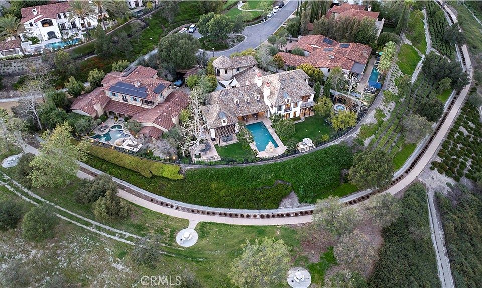 1st image of 18 Mission Ridge Rd