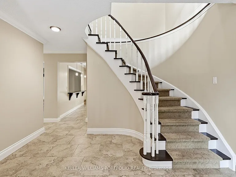 287 Royal Albert Ct — Photo 5