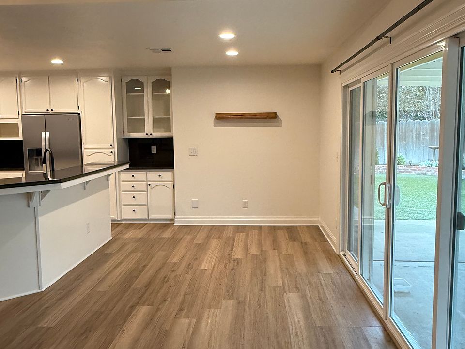 1st image of 708 Bradley Pl