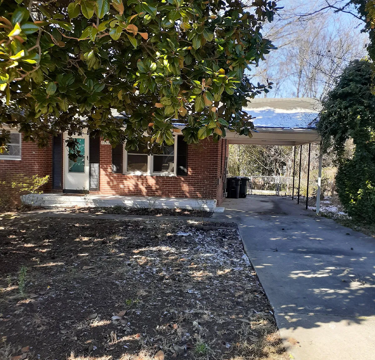 3 bed, 2.0 bath, 1190 sqft, $1,500 — Photo 2