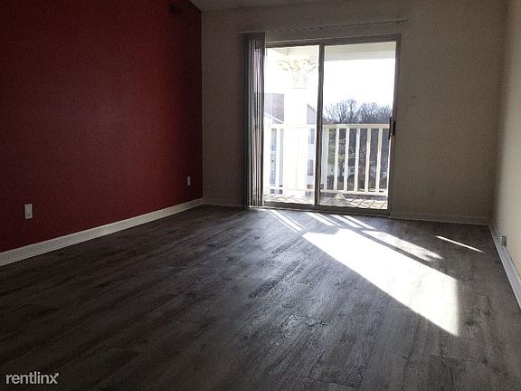 2nd image of 3114 Edwards Pl APT 302