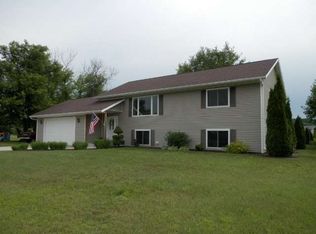 405 Dalogasa Dr, Arena, WI 53503