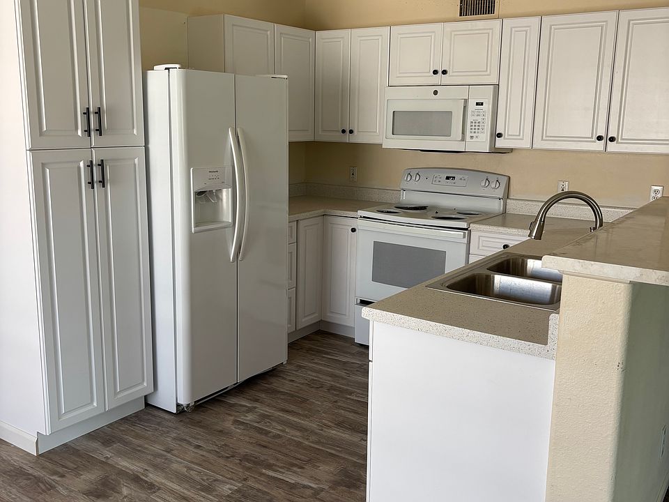 Brand new kitchen! Bosch dishwasher.