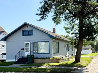 913 5th St, Langdon, ND 58249