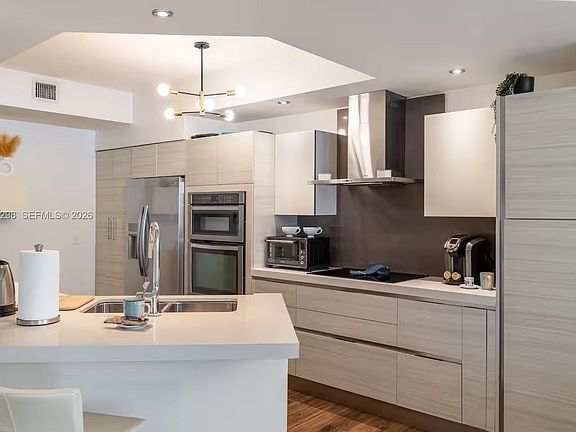 3rd image of 3255 NE 184th St APT 12206