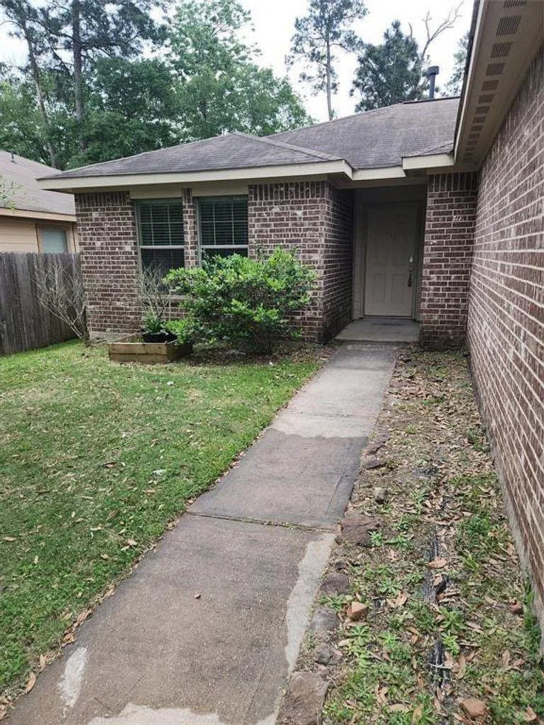 3 bed, 2.0 bath, 1368 sqft, $1,700 — Photo 1