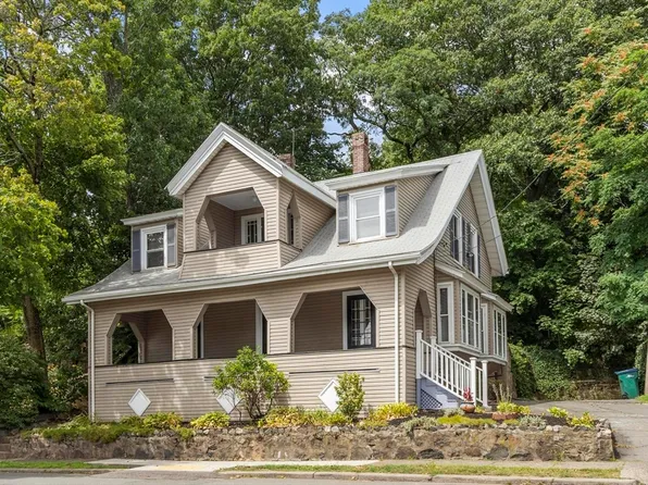 219 Walnut St, Lynn, MA 01905