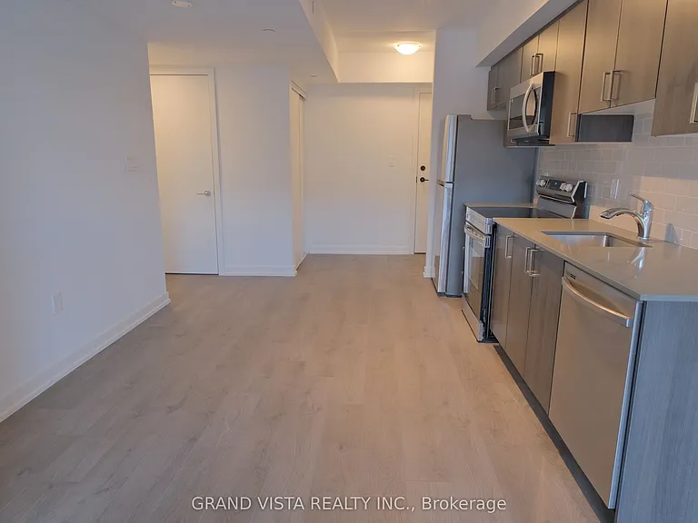 556 Marlee Ave #209 — Photo 6