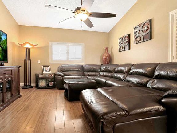 4th image of 6364 Country Fair Cir