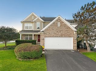 209 Jasmine Cir, Lindenhurst, IL 60046
