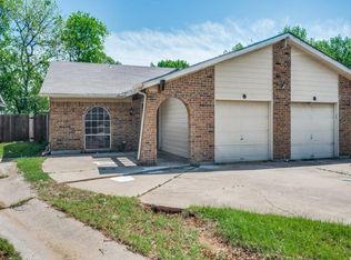 602 Billie Ruth Ln, Hurst, TX 76053