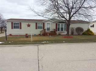 5484 White Pine Ln, Roscoe, IL