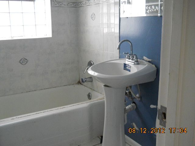 2nd image of 1532 Gardner Rd