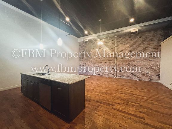 3rd image of 222 N Beaton St #A