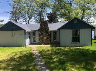 7114 Lakeview Dr, Oscoda, MI 48750