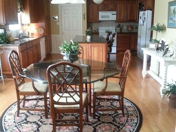 4th image of 1910 Eastway Ln