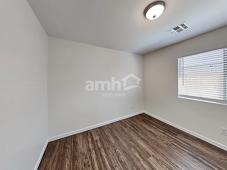15848 W Jefferson St — Photo 15